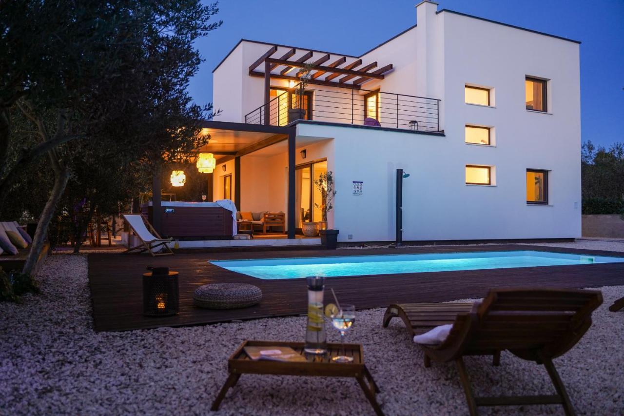 Villa Suncica With Heated Pool, Jacuzzi And Bikes Near Zadar Сукошан Экстерьер фото