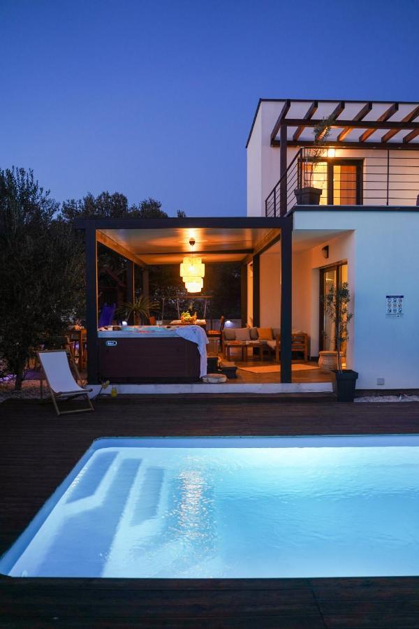 Villa Suncica With Heated Pool, Jacuzzi And Bikes Near Zadar Сукошан Экстерьер фото