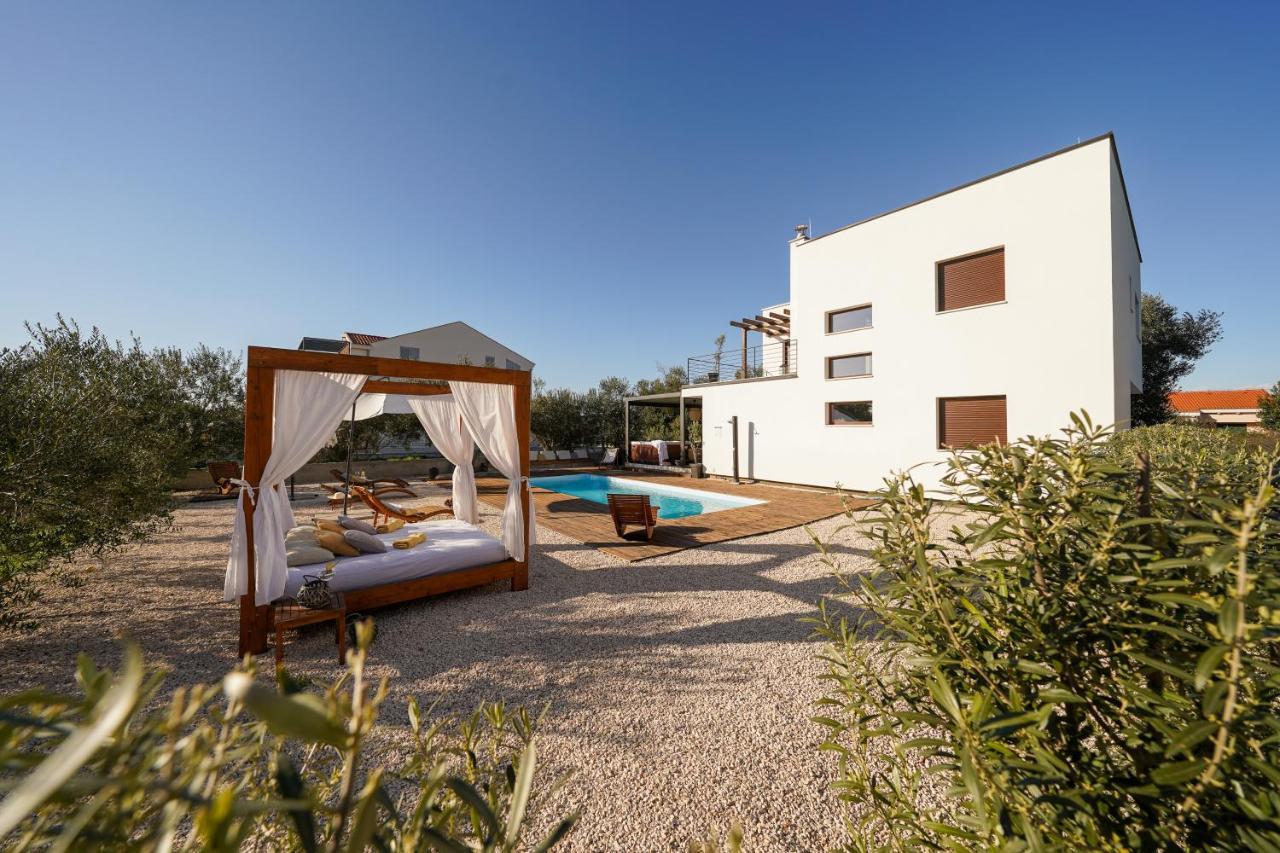 Villa Suncica With Heated Pool, Jacuzzi And Bikes Near Zadar Сукошан Экстерьер фото