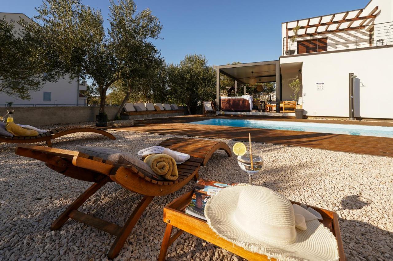 Villa Suncica With Heated Pool, Jacuzzi And Bikes Near Zadar Сукошан Экстерьер фото
