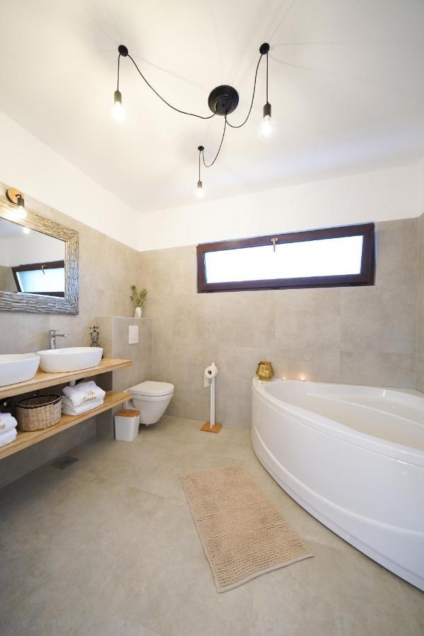 Villa Suncica With Heated Pool, Jacuzzi And Bikes Near Zadar Сукошан Экстерьер фото