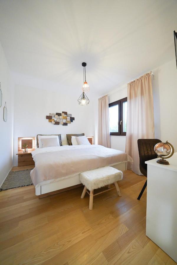 Villa Suncica With Heated Pool, Jacuzzi And Bikes Near Zadar Сукошан Экстерьер фото