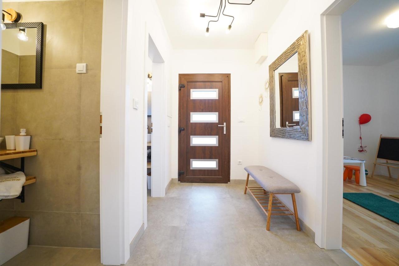 Villa Suncica With Heated Pool, Jacuzzi And Bikes Near Zadar Сукошан Экстерьер фото