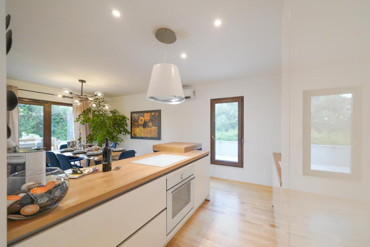 Villa Suncica With Heated Pool, Jacuzzi And Bikes Near Zadar Сукошан Экстерьер фото